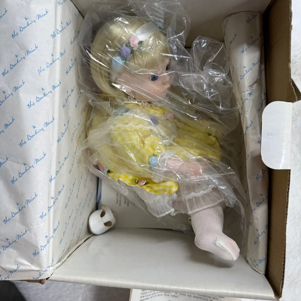 Danbury Mint Cuddly Kids Ashley Porcelain Doll Elke Hutchens COA Original Box
